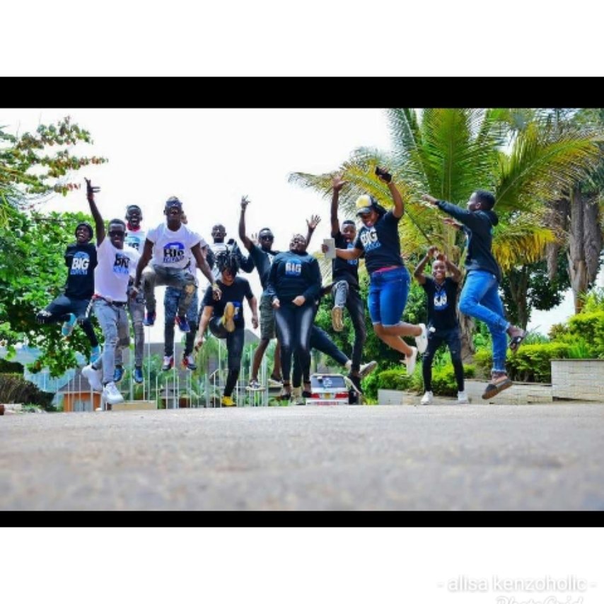 KenzoholicAlisa's tweet photo. My team is better than urz Eddy Kenzo laba bu chudureni gwee🥰🥰🥰🥰🥰💃💃
Team eddy kenzo, big talent 🥰💃💃so ready for the festival...
#28th_march
#EddyKenzoFestival2020
@kololo airstrip https://t.co/AC8hgawtnB