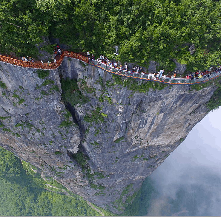 TrailsChina's tweet photo. A walk for the brave. 👀 This is #Tianmen mountain in the #Hunan province, if you make it to the summit you will find a beautiful temple. Image by @ZakariaKomeili https://t.co/gP323iJP84 #China #VisitChina https://t.co/uJSqb1JCpU