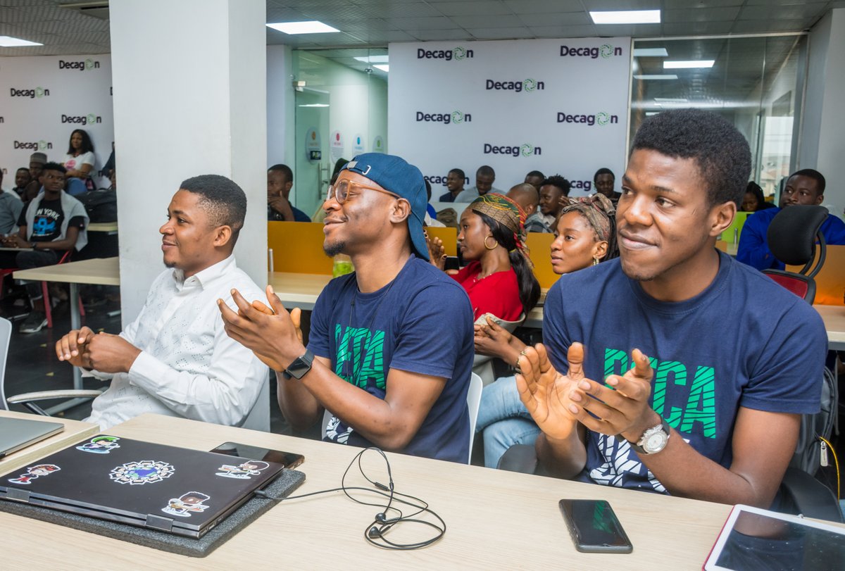 DecagonIns's tweet photo. 📸Our SQ003 #Decadevs graduated this past week, marking a significant milestone for us and our graduating students. We’re proud to have them join our alumni network and we wish them all the best as they move to the next phase🙌🏾
#GraduationDayAtDecagon https://t.co/9c2m5bUyuT