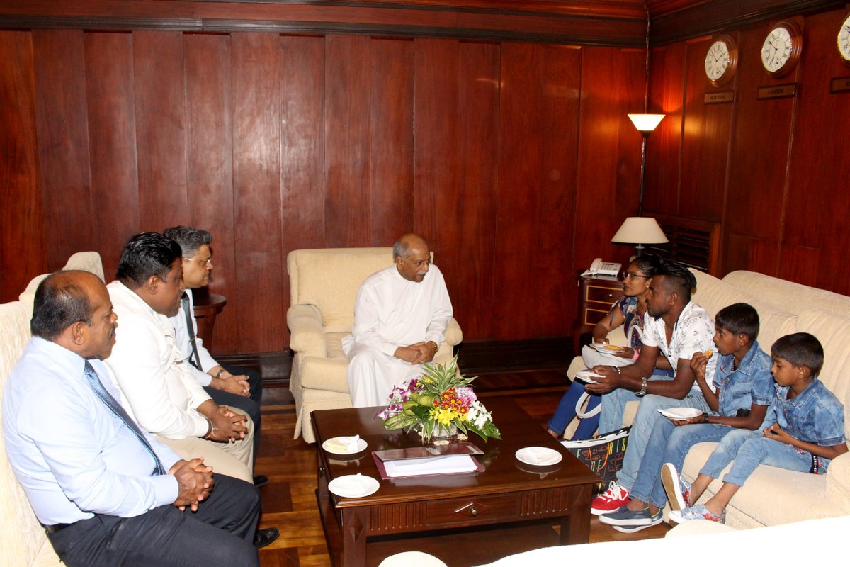ConsularSL's tweet photo. Today(24) Foreign Minister Dinesh Gunawardena handed over a payment of compensation of Rs 3,640,000 (3.6 mn and forty thousand) to Tanya Harshani Weerabahu as medical claims.The Ministry was able to secure the compensation with the assistance of Sri Lanka Embassy in Lebanon. https://t.co/sIJ9VHEJfW