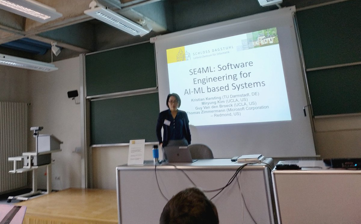 tetraduzione's tweet image. Miryung Kim opening the dances!

#SE4ML @dagstuhl !