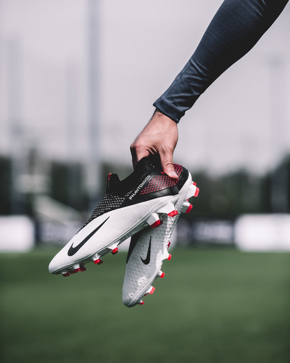 FootballAri's tweet photo. Introducing #PhantomVSN 2 "Player Inspired"
Buy now ▶️ https://t.co/AuJmhl49mM
--
#arifootball #nikefootball #PlayerInspired https://t.co/pxedhY8otr