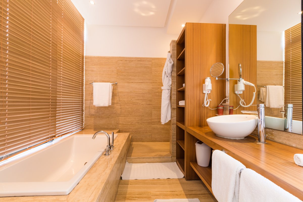 Take a tour around our luxury villas! 😍 Enjoy a modern, spacious interior and your own roof terrace with a sea view 🌊 Perfect for your #summer escape? Request availability today! hubs.ly/H0n21-s0