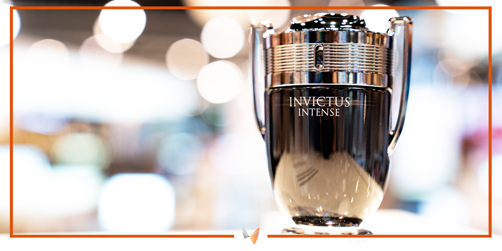 Der Invictus Intense von @PacoRabanne bietet ein unschlagbares Dufterbenis aus Lorbeerblättern und würzigen Noten. Macht euch unbesiegbar! 💪🏼 #DutyFreeExperience #PacoRabbane #Dufterlebnis #Parfum #perfume #fragrance https://t.co/629ouQilSX