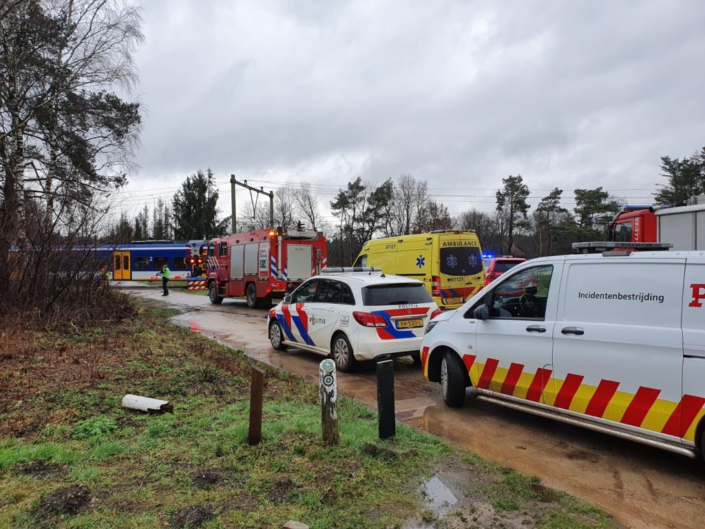 Treinverkeer tussen Ede en Arnhem gestremd [EDE} Door een aanrijding met een trein ter hoogte van de spoorwegovergang aan de Panoramaweg, is momenteel geen treinverkeer mogelijk tussen Ede en Arnhem...