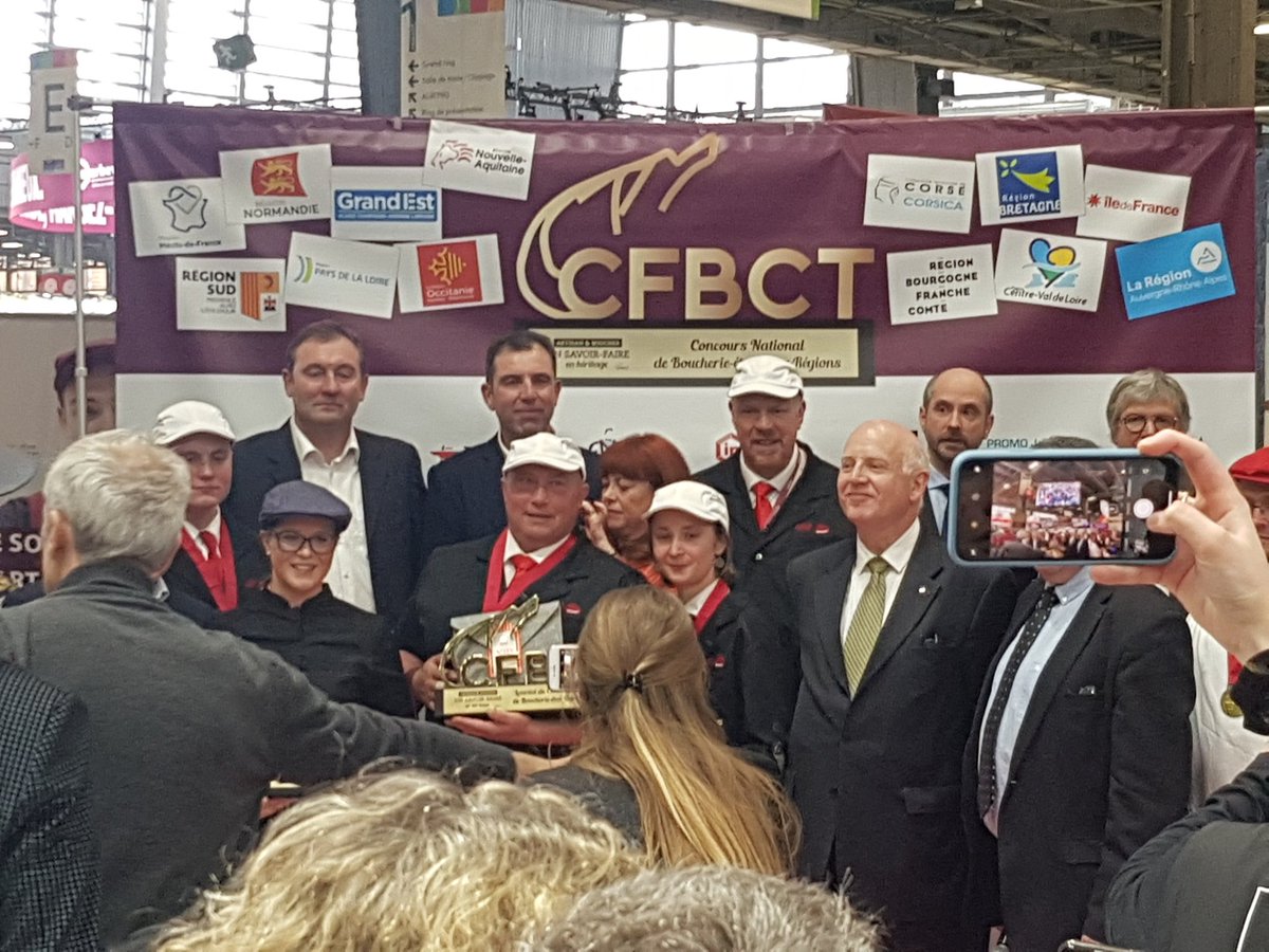 CfeCgcAgro's tweet photo. Remise de prix du concours national de la #boucherie artisanale $SIA2020 #CFBTC @CfeCgcAgro #unisdanslaction https://t.co/61V5Km3Fxw