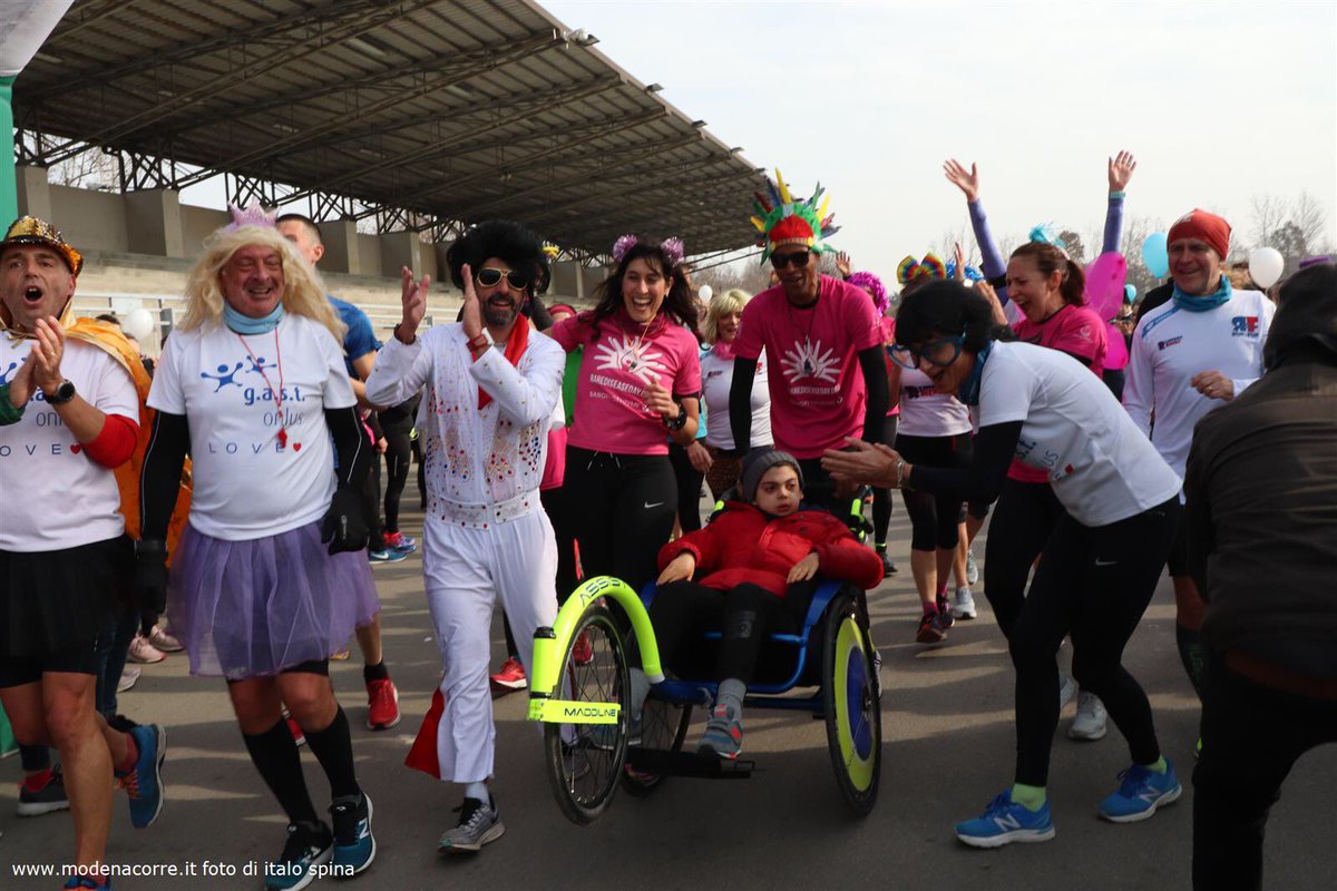 alessiabellin's tweet photo. Essere #testimonial alla 6^ #modenarun4rare รจ stata una grande #emozione ๐per il #record di 3.107 partecipanti e per aver corso con #gastonlus insieme al #Moro accompagnando #simone che ha la #sindromedixiagibbs Grazie @csimodena @SanofiGenzymeIT @uniamofimronlus @cittadimodena https://t.co/6ORLYJ4KoO