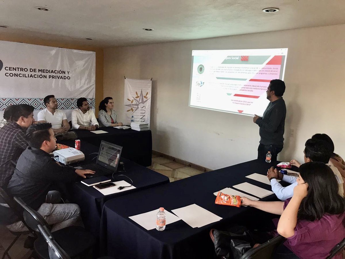 cemecop's tweet photo. El fin de semana, fuimos sede de la reunión de trabajo del Colectivo Kybernus Tlaxcala, en nuestra nueva sala de reuniones. Agradecemos la visita de sus integrantes y les deseamos mucho éxito en sus proyectos. #JuntosLlegamosMásLejos #Kybernus #CEMECOP https://t.co/yFNIlF0kk0