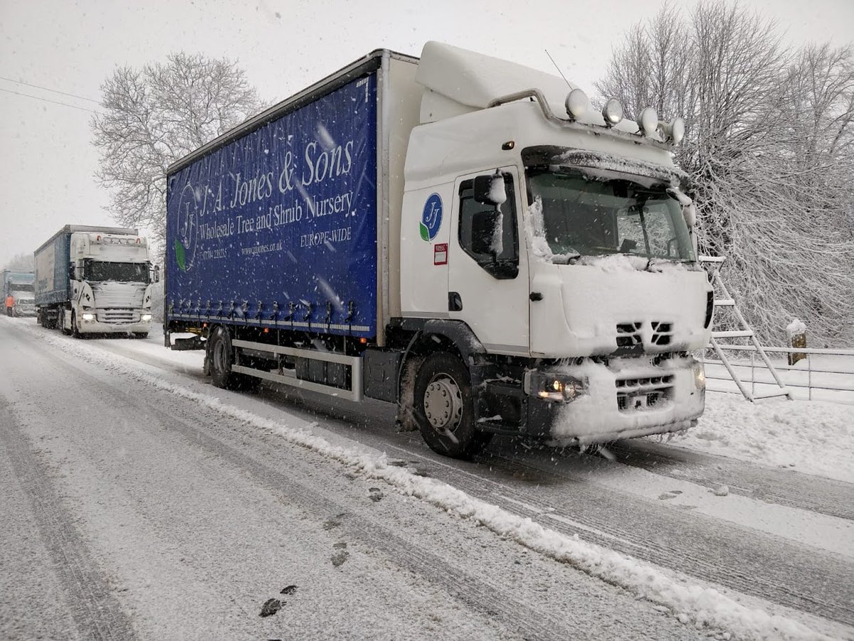 jajonesUK's tweet photo. Our drivers are still battling with the weather (where it's safe to do so) to deliver upto our customers in the Northeast.
.
#snow #safetyfirst #A66 #barnardcastle #Newcastle #NorthEast #wanttobuildasnowman #customersatisfaction https://t.co/CdkPegrZp6