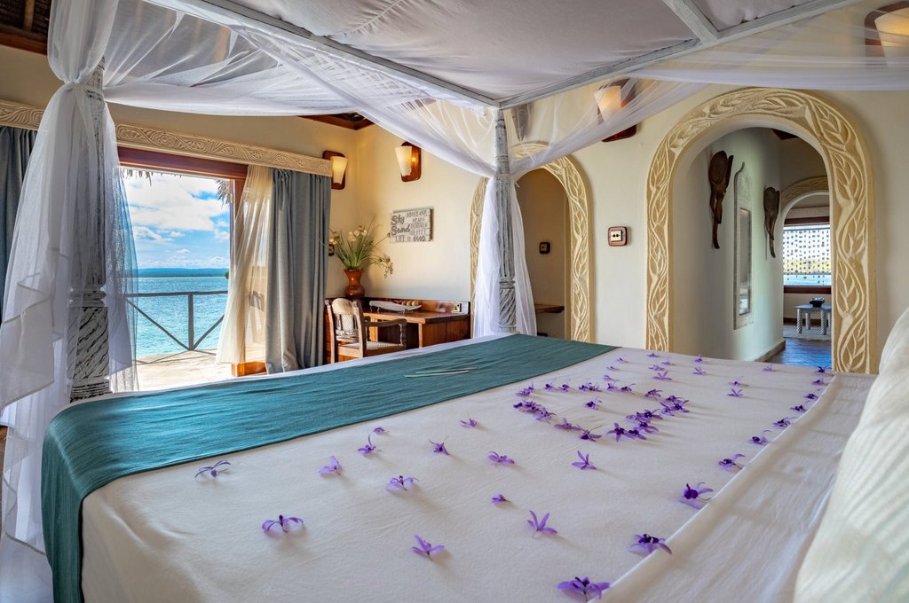 OnShowSolutions's tweet image. . @TheSandsKenya, an @atta_tourism member, showcases Kenya’s stunning coast. From a getaway at #DianiBeach to an escape on a private island.

Meet the team at #AfricaShowcase Nordics in Helsinki, Stockholm, &amp;amp; Oslo from 9 – 13 March 2020 to learn more. buff.ly/2RWhLAV