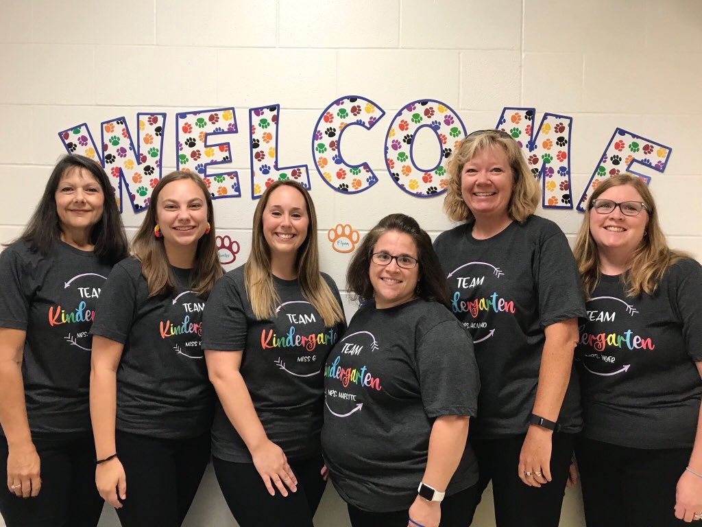 goodpaster_h's tweet photo. Team work makes the dream work!! Love these @ameliatigers kindergarten teachers ❤️ #LoveWC #WCconnects #teamworkday https://t.co/udfeEivYk8