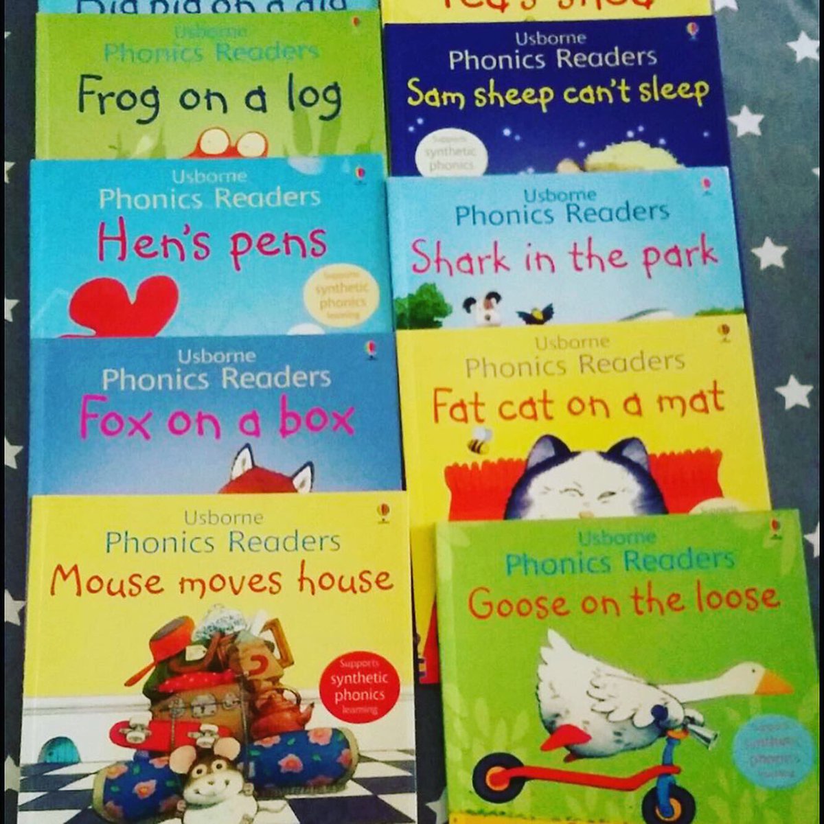 BeingWomanUK's tweet photo. We are very grateful to Liz Norris for her kind donation. The books will be used in our #EnglishMyWay sessions in Blyth. Thank you so much for supporting us with the #ESOL community sessions for Asylum seeking and refugee families in Blyth. ππ https://t.co/uWkMtGDA5P