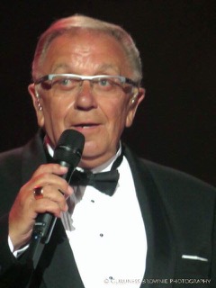 StokeSuccess's tweet photo. Meet the contributors - @poppapete299 Pete Conway, hugely popular entertainer in the Potteries cabaret circuit, then the world &amp; now joins his son @robbiewilliams at stadium gigs. Read an extract from Pete's chapter here: https://t.co/P2OfLVOsfr #StokeYourSuccess #localandproud https://t.co/LxwhSxpaLZ