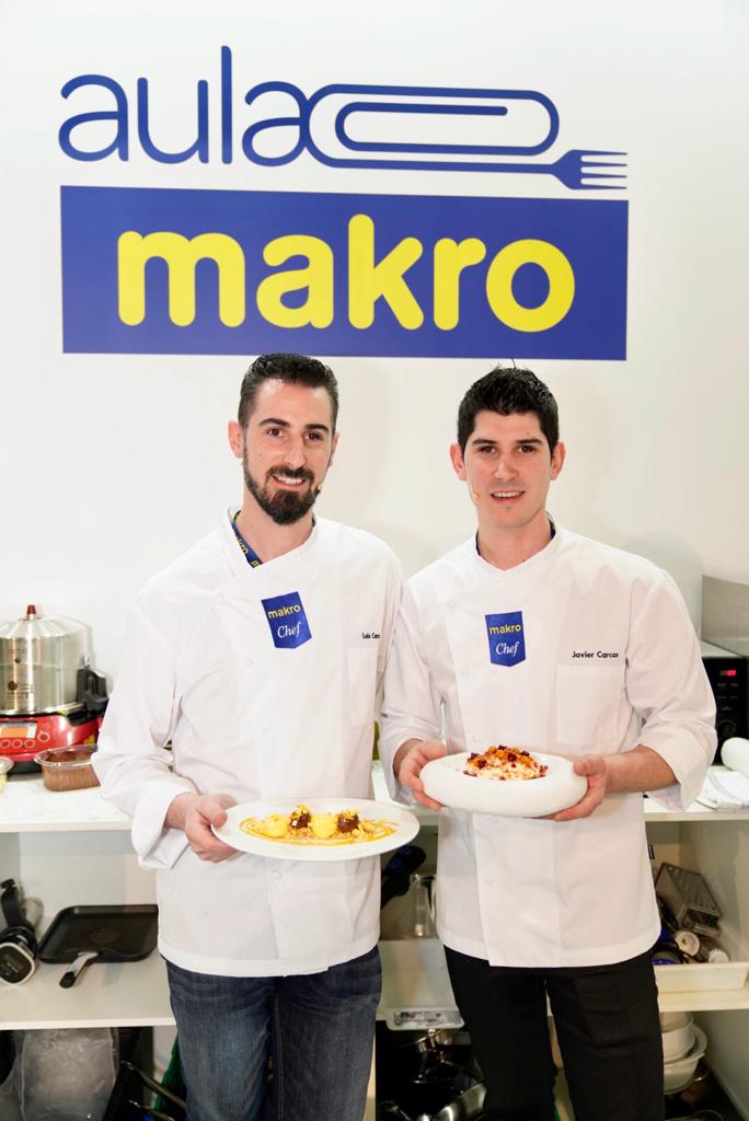 makroESP's tweet photo. El helado de mango y cacao, el 'Coco au lait' elaborado con coco, violeta, crema de queso de #MakroChef y frambuesa o la tarta de queso con gelatina hidratada, son algunos de los postres que hemos podido degustar en #AulaMakro.
#HIP2020 @CASAPEDRO2015 
https://t.co/X6iqn7jVtS https://t.co/XYrfHvE615