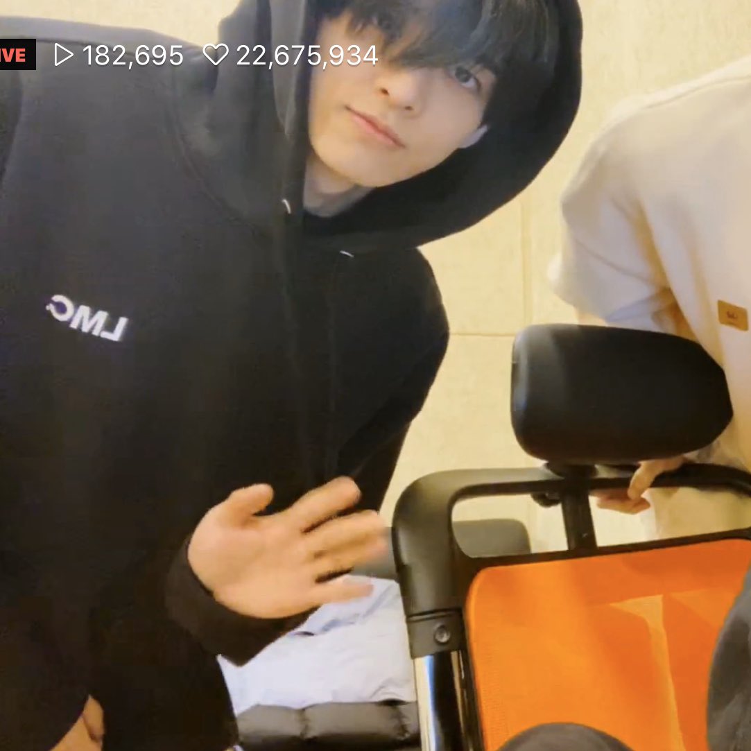 모두 수빈하세요! tweet media