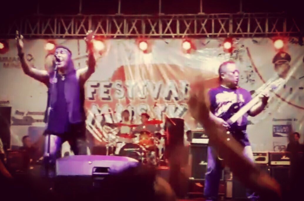 Jecovox's tweet photo. Tgl 14, 15, 16 Februari 2020 minggu lalu, lapangan Taliwang Sumbawa Barat Rock City you raaawwkz, salam damai semesta ๐ค๐๐ฎ๐ฉ #ipung #powermetal #guitar #gitar #royjeconiah #jecovers #jcvx #jecovox #sumbawa #barat #nusatenggarabarat #ntb #indonesia #nusantara #rock #metal #show https://t.co/IwW4KYo7L9