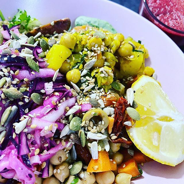 thinklovevegan's tweet photo. Such a delicious and nutritious salad, come grab it at @thefeelgoodcafe every day 9am-4pm ❤️💜💚🙏 https://t.co/j7OkYCintb