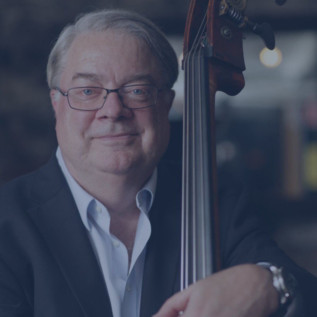 🎙🖊 Artists quotes : 

« I think what Miles liked about Ahmad was the level of excitement that he achieved without being obvious. What he does not play allows the listener to be involved on a level that was unprecedented. »

Todd Coolman / <a href="/coolmanjazz/">Todd Coolman</a>

#ahmadjamal #toddcoolman