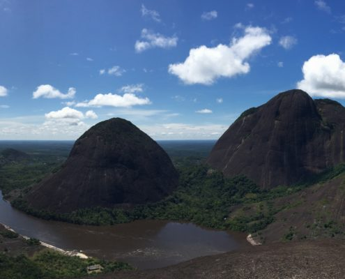 SiemensStiftung's tweet photo. Did you know that 52% of #Colombia's territory is cut off from the national electricity grid? These zones are almost fully powered by diesel engines - even though they have huge potential for #RenewableEnergy. 

Nicolas Mora-Guarda explains why on #epBlog: https://t.co/p3psNDmTAL https://t.co/mUPYDQxjQj