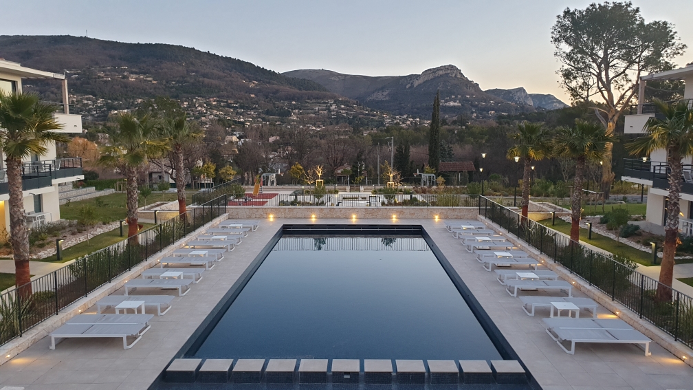 TwinPromotion's tweet photo. Sometimes it's worth waking up early :) We woke up in Vence with a stunning view and a beautiful sunrise. It's gonna be a great day!
.
.
.
#lesjardinsdazur #vence #twinpromotion #sunrise #sun https://t.co/HdZj8Yg8sG