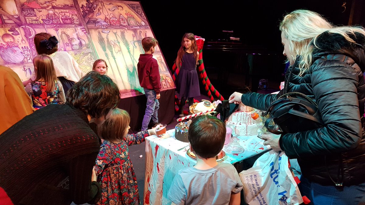 OperaAnywhere's tweet image. Super #HanselAndGretel at @BaconTheatre and brilliant reaction from the kids in the audience afterwards.. they all wanted to come up on stage to look at the 'props'! #MusicInEducation