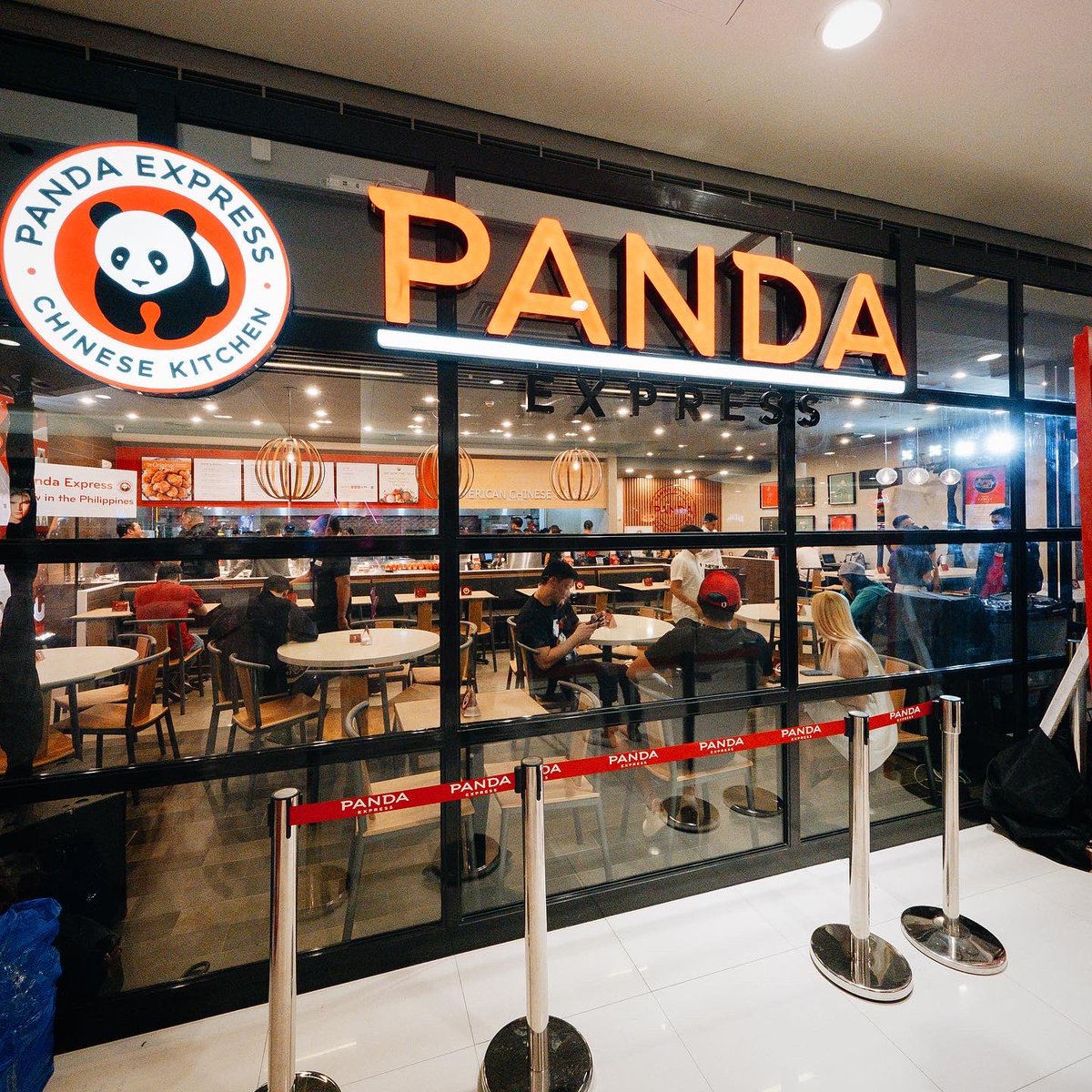 DiscoverMnl's tweet photo. #DMFoodSeries
Craving for @pandaexpressph! Orange Chicken please! 🥢
Find them at their first ever Philippine branch at SM Megamall, Bldg A.
#PandaExpressPH 🐼 https://t.co/fenD4mY4Pg