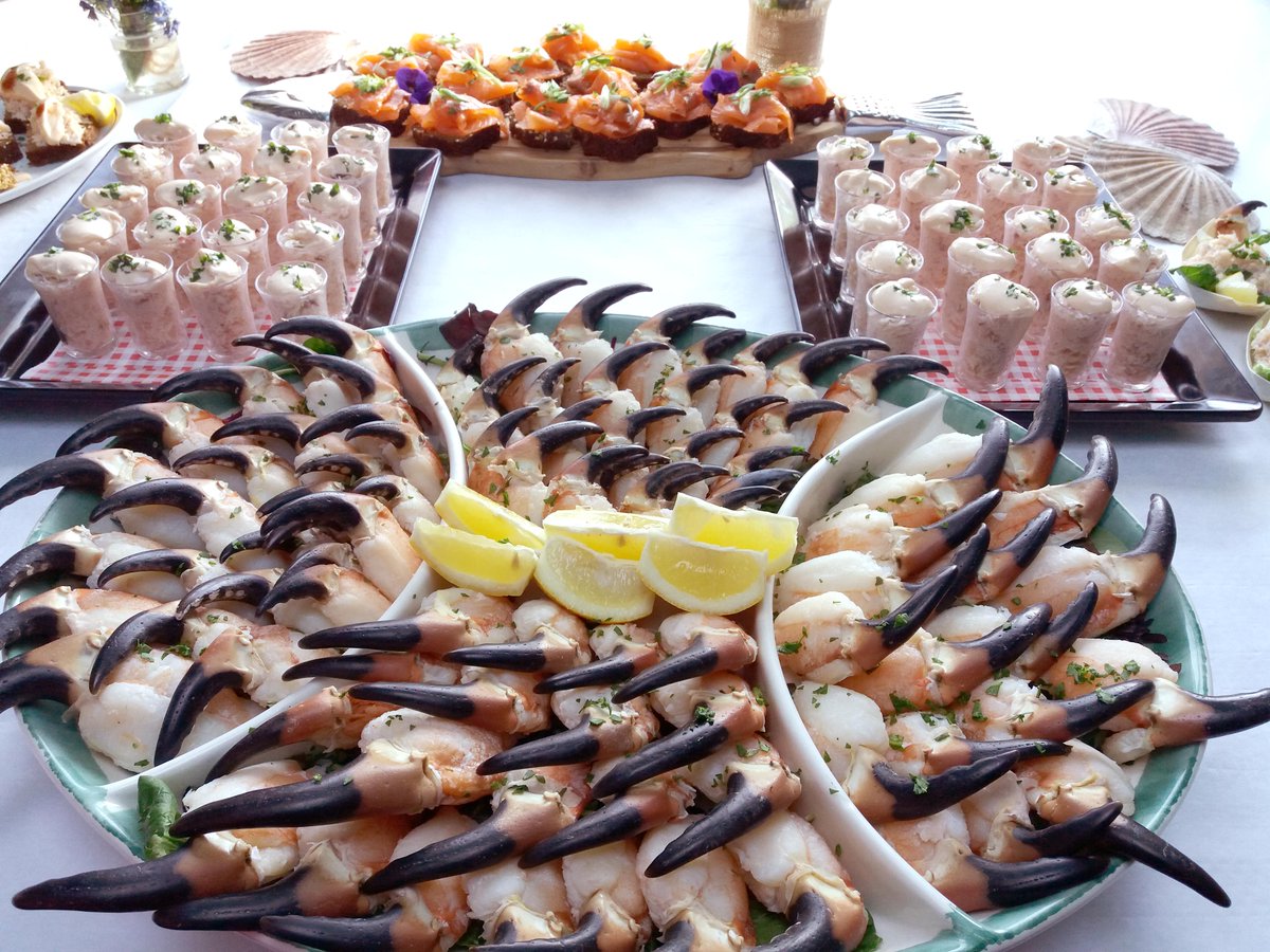 slowfoodclare's tweet photo. #Seafood buffet at Tí Ned on Inis Oírr 15 May! Book your tickets now https://t.co/TeWT8wXcjr or they'll be gone. It's the traditional kick-off of the #BurrenSlowFoodFestival #foodfestival in #inisheer #TasteTheBurren #stayanothernight @BurrenEco @SlowfoodIreland @DoolinFerry https://t.co/nkrXv8wrXX