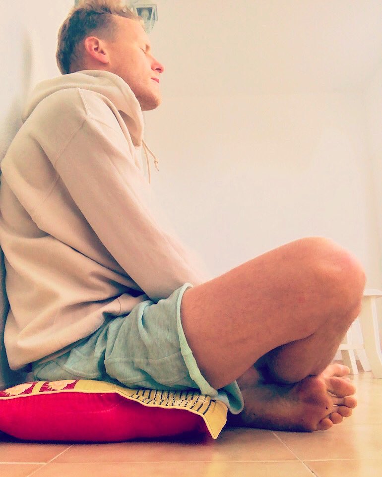 1percentRosscoe's tweet photo. One of the biggest game changers in my life

Meditation 🧘‍♂️ 

Meditation is not the act of thinking of nothing

But actually the act of thinking of only one thing
#meditation #mmgdoncaster #onepercentdaily https://t.co/NxwF8LT9FT