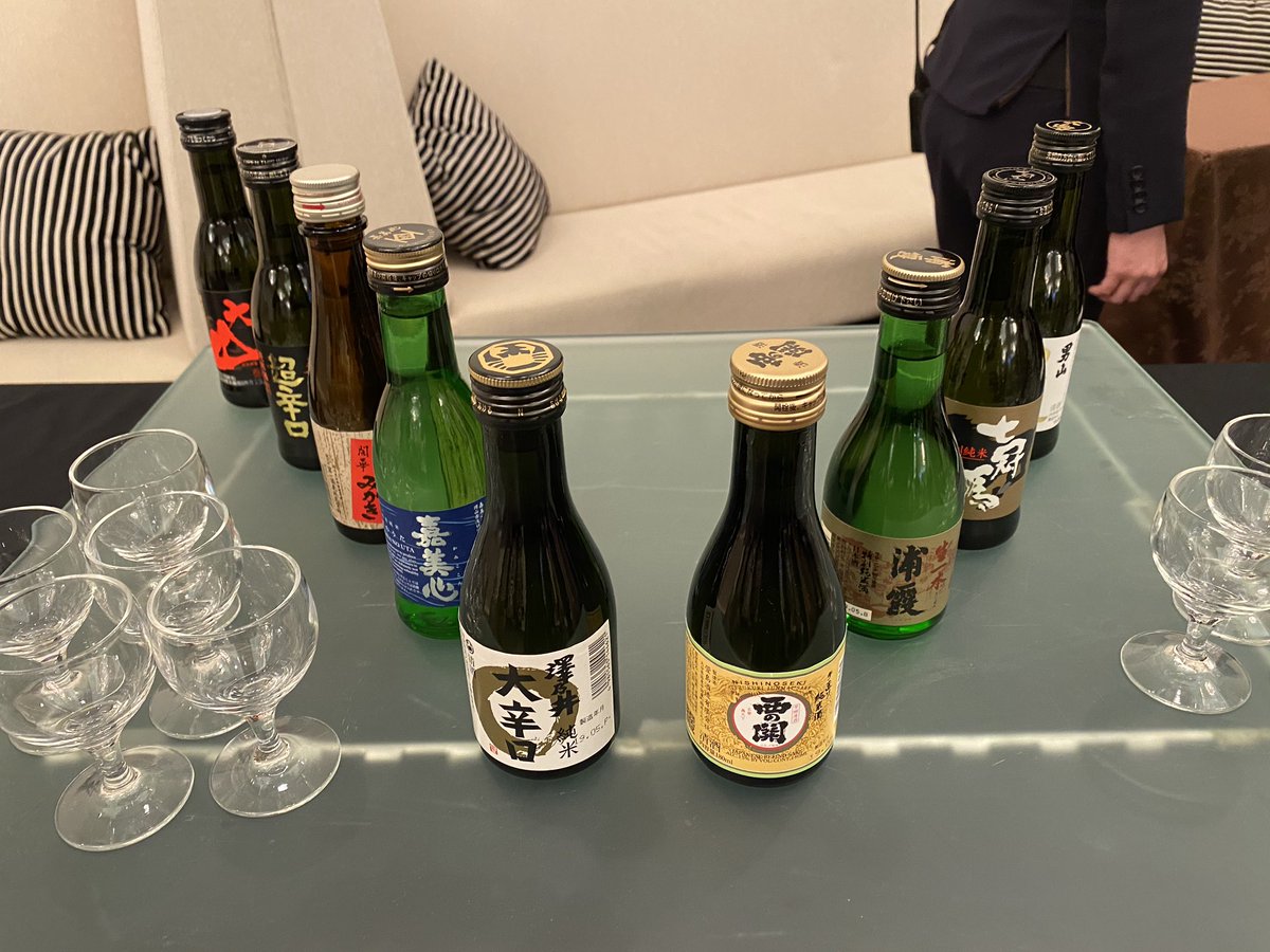 Saki 素敵な結婚式と披露宴だった 披露宴では 酒豪の私の友達が自前で日本酒を持ち込み振る舞う特設バーカウンターがあった 類友とはこの事を言うのか と思った 明日も仕事なのでほどほどに Saki 素敵な結婚式と披露宴だった 披露宴では 酒豪の私の友達が自前で日本酒を持ち込み振る舞う特設バーカウンターがあった 類友とはこの事を言うのか と思った 明日も仕事なのでほどほどに