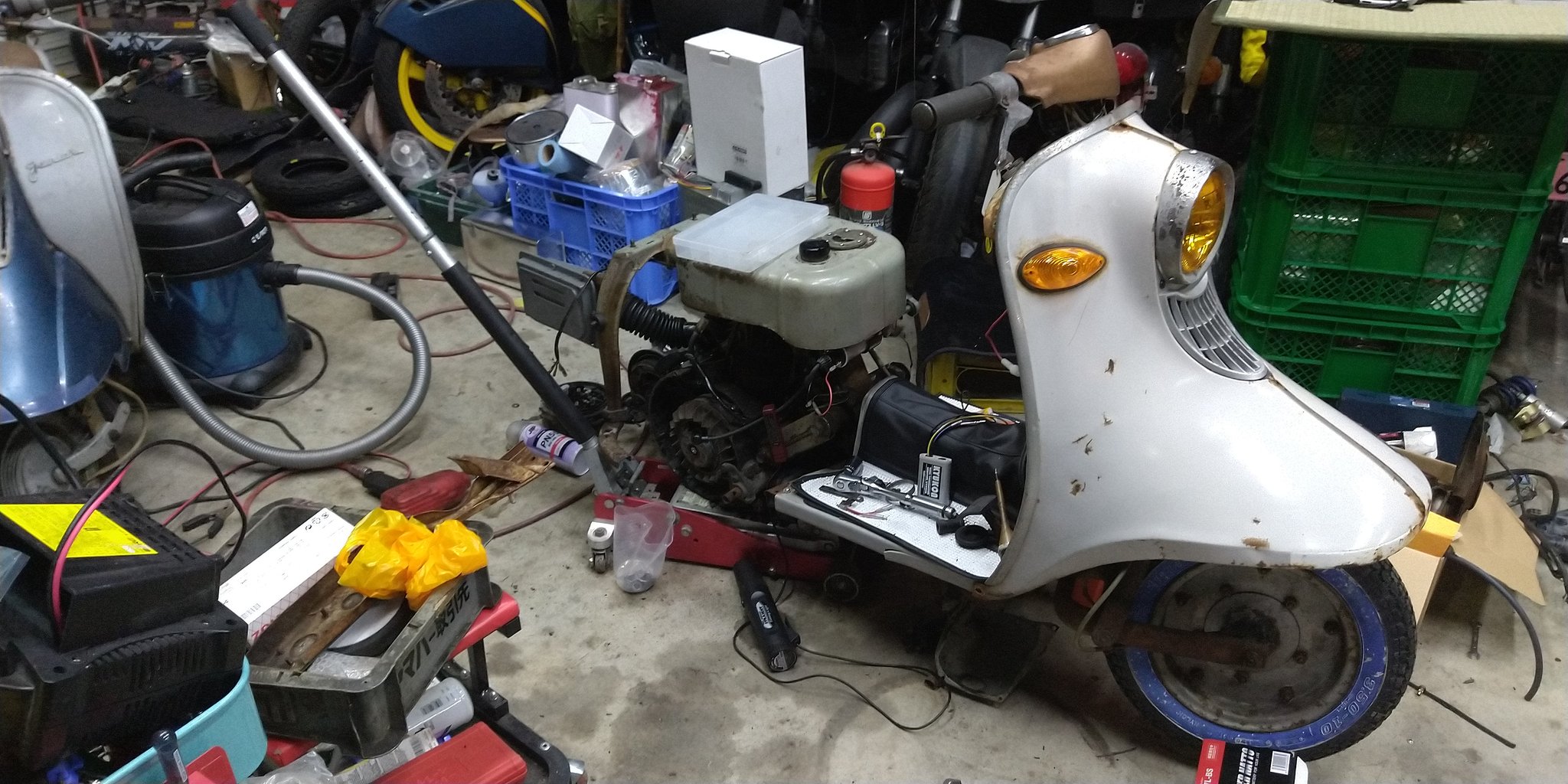 イフリート那珂ト ラビット 301 プラグが燻り停止する原因を探ります 先ずはセルダイ コイルの入れ替え点検をしシールの可能性も考え予備エンジンに載せ替え調べました 最終的にプラグ ギャップを狭めると火が飛ぶ事が発覚しました 何らかの原因で火花