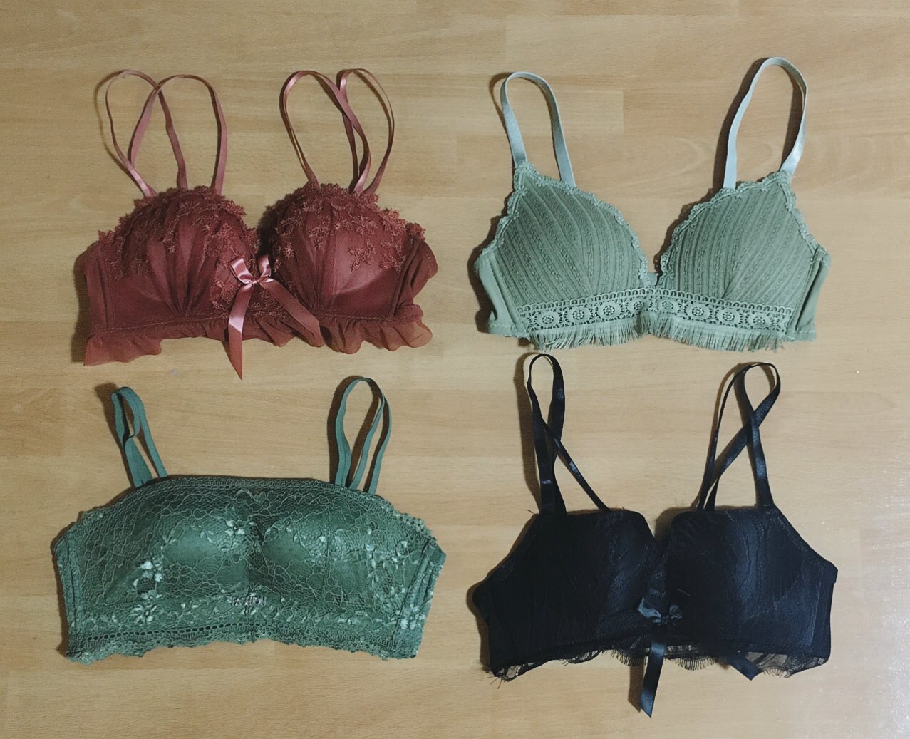 تويتر ぜぺちゃん على تويتر Qoo10の下着買ってみたんだけど感想は可愛い 安い 可愛い 正直ダメ元だったけど生地しっかりしててノンワイヤーで痛くないし5セットで約4000円で総合的につよつよだった 3セット買うと1セットおまけ 消耗品だからコスパ