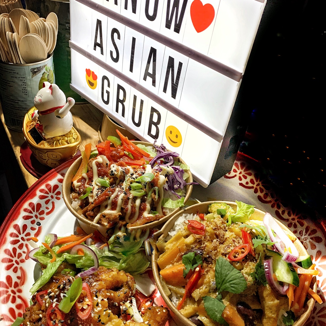 We are back to a beautiful ✣Butterfly House✣ this Thursday 5pm-9pm serving yummy Thai food including Vegan food by a Thai chef ◎  See you there!  ⠀

#newmills #butterflyhouse #thetorrs #manowmanchester #foodiethursday #thaïfood #thaifoodlover #padthai #massaman