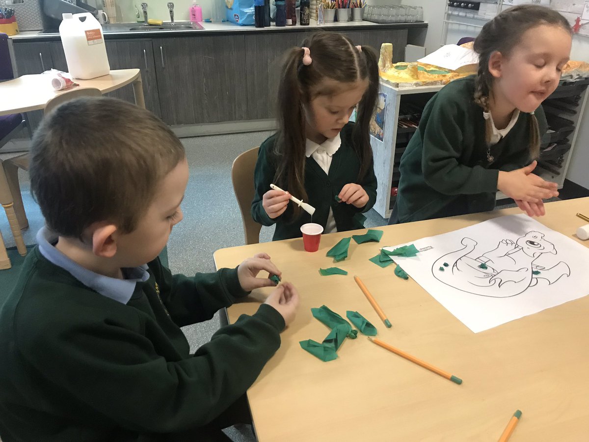 wpsyear1gwyrdd's tweet photo. Collaborating to make dragons in Year 1 today! Deciding on roles and sharing ideas to kickstart our new topic.. 🐉 #collaborativecariad #willowheroes #metacogs https://t.co/Ab8kXjkdR2
