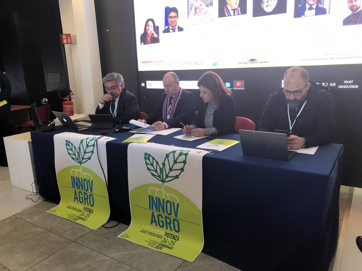 rosaliasml's tweet photo. Continuano i lavori del 5 evento di estroversione del Progetto Innovagro @INTERREGADRION :  l’Union Européenne Des Gourmets sottolinea che il settore agrofood lucano è nel segno dello sviluppo territoriale sostenibile #SFDRR #SDGs #CC https://t.co/Z4g9jaIJ2X