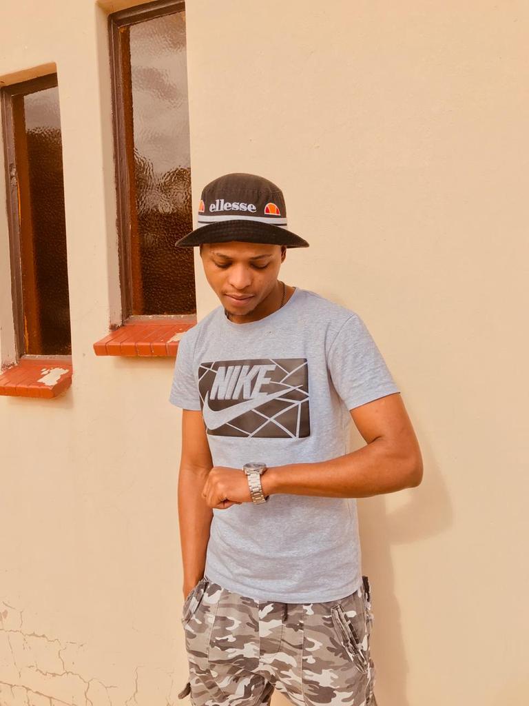 Hustle through the struggle and cancel those excuses.🪐