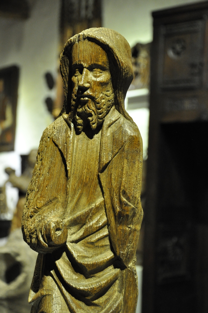 jackie_simonini's tweet image. Early 19th Century oak #servingtable with one centre drawer and two sliding panels sits on tapered legs with ample leg room.
bit.ly/2HSf1QV
#antiquediningtable #antiquetable #antiquefurniture