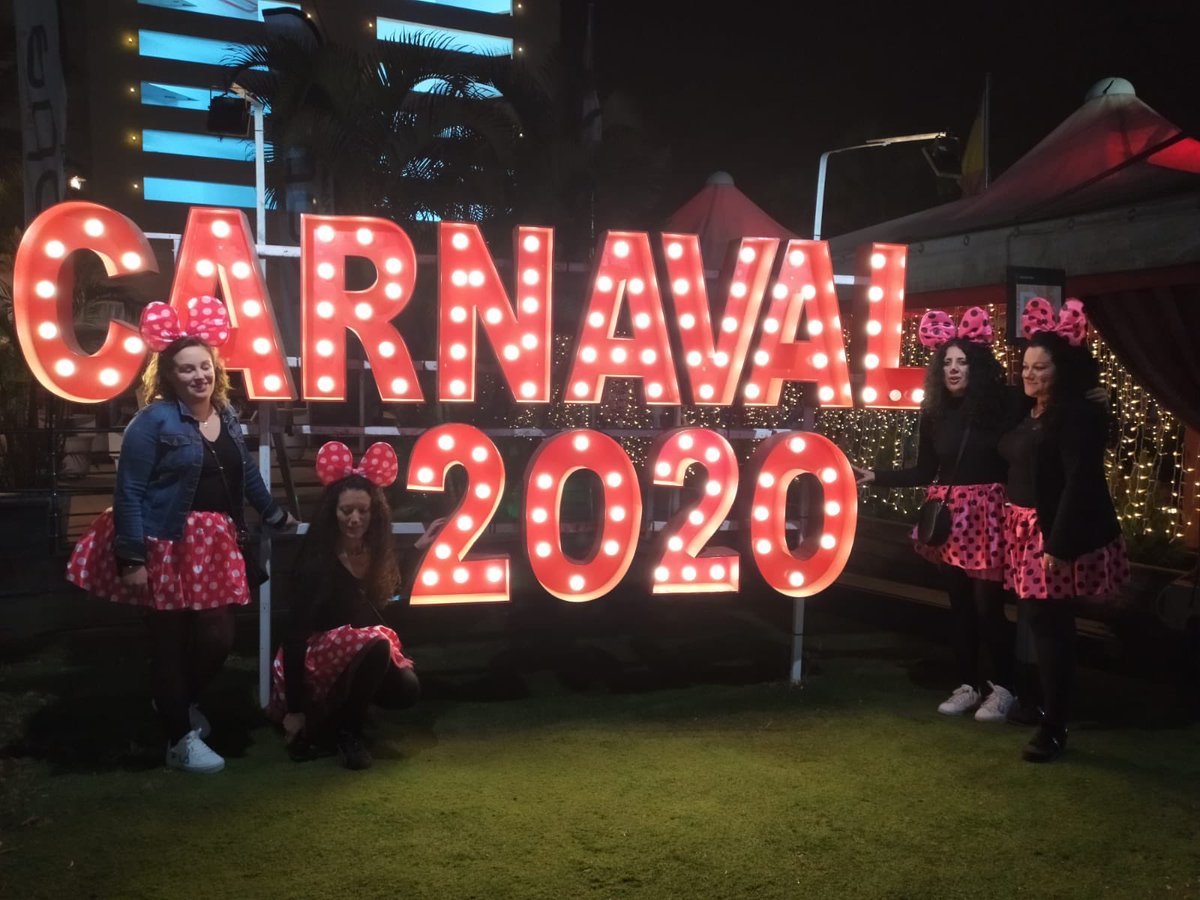 anitagm1993's tweet photo. Segunda noche.....y seguimos!! #carnavales2020 #grancanaria #dragsethlas #diversionmaxima https://t.co/ctDhG8mFSQ