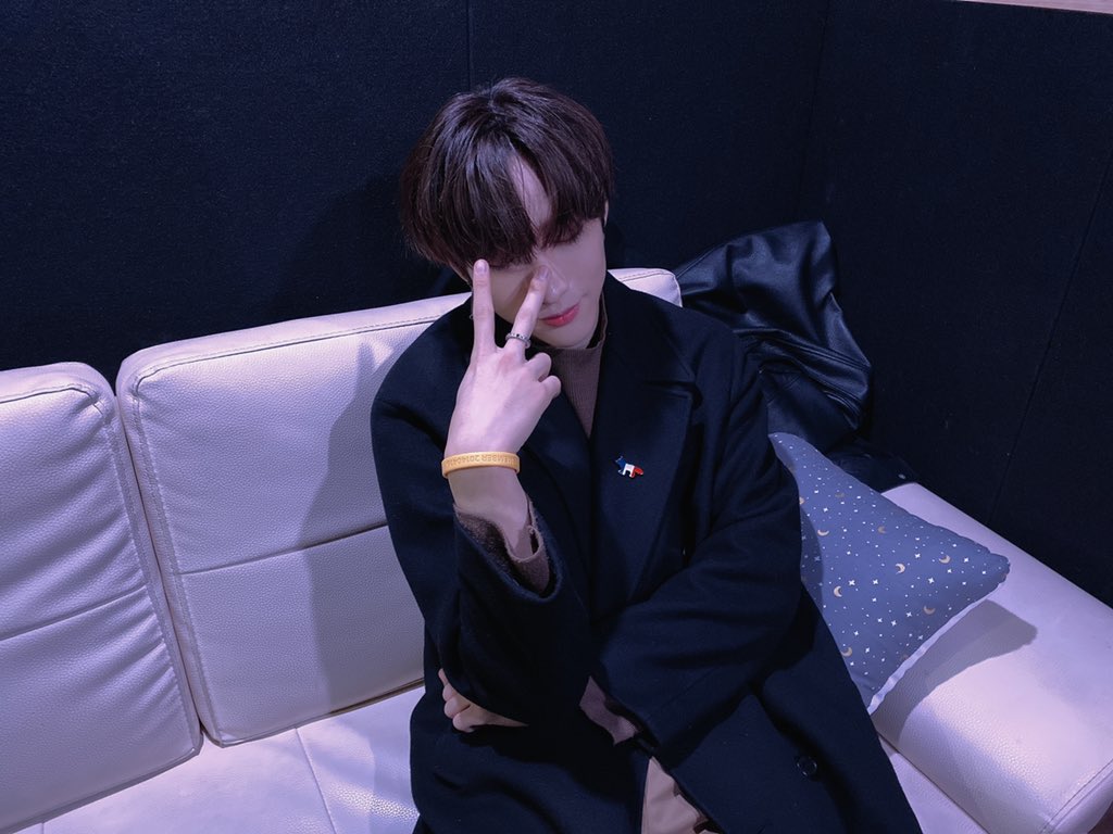 OnlyOneOf_twt's tweet photo. [#Photo/📷]

200224 #온리원오브_나인_나랑_놀자9나!

텐션 부자 나인과 함께 한 오픈 채팅💻 즐거우셨나요⁉️ 일주일�� 시작에 💛나인 파워💛 받으시고 이번 주도 힘내시길 바랄게요💪🏻

내일은 누가 찾아올 지 많은 기대 부탁드려요💖

#OnlyOneOf #온리원오브
#Nine #나인 https://t.co/VmYsv7rwKp