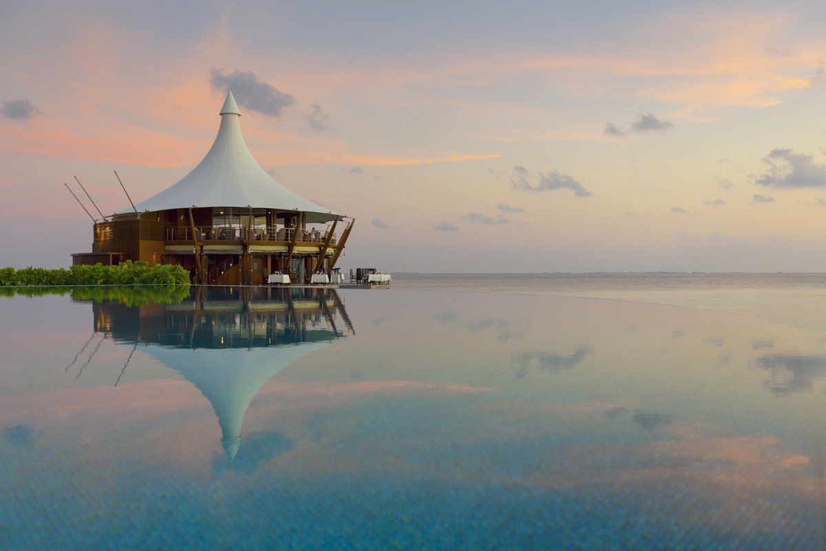 BarosMaldive's tweet photo. Experience dining like never before with our infamous flambé dishes and perfectly paired wines at the iconic Lighthouse Restaurant. #BarosMaldives #AlegendinMotion
Discover Baros dining: https://t.co/45KNYGONnN https://t.co/LSygYgaaft