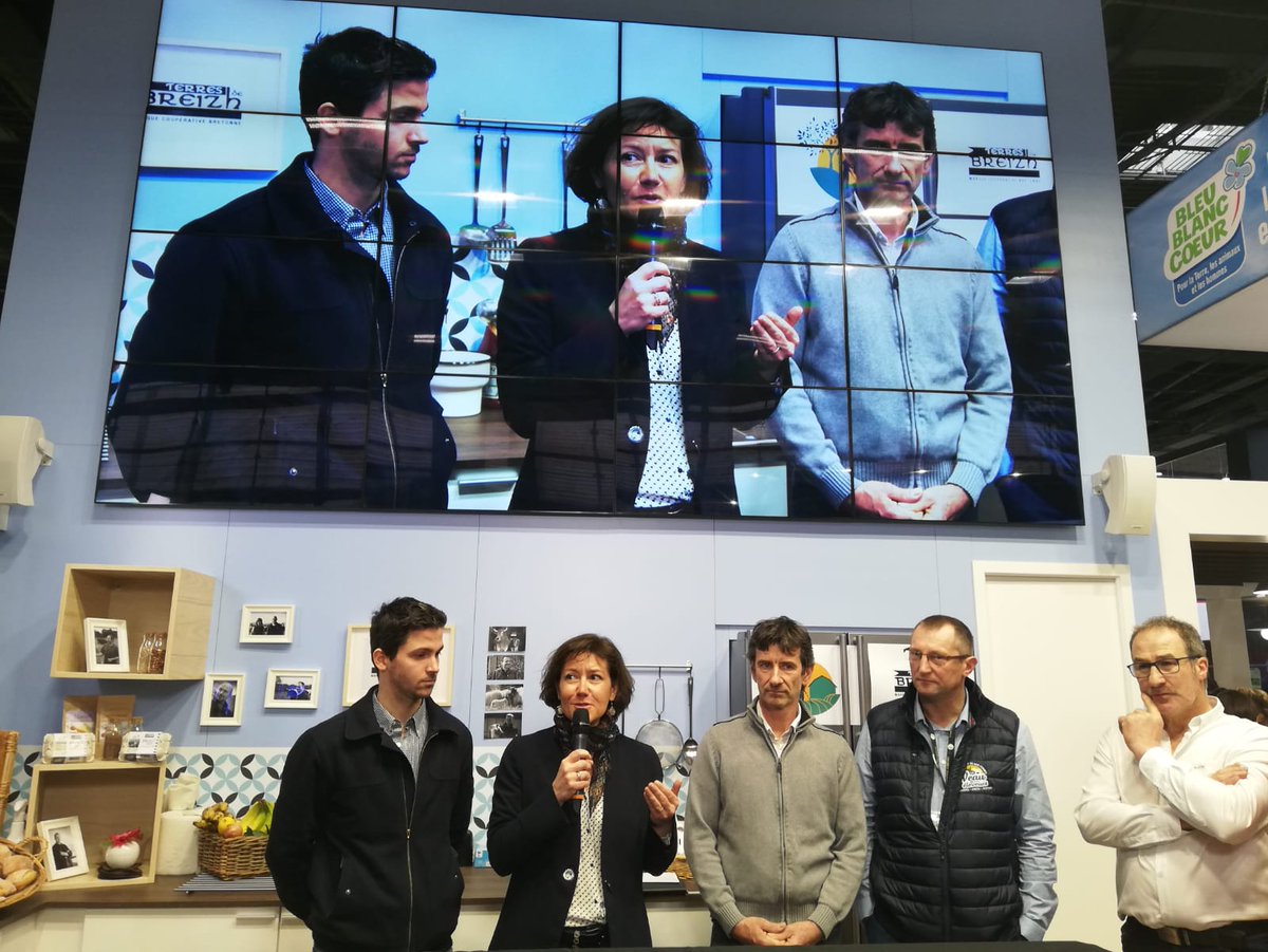 @AgridAvenir <a href="/Salondelagri/">Salon International de l'Agriculture</a> [Table Ronde @AgridAvenir] 
Avec la présence de Jules CASTRO (<a href="/PurProjet/">PUR Projet</a>), <a href="/SophieDanlos/">Sophie Danlos</a> (@FermesdAvenir), Pascal VALOIS (Apiculteur à la Ferme des Clos, Lauréat 2018), Pascal PAQUIER (<a href="/CoopCevap/">Cooperative CEVAP</a>), Jean-Pierre PASQUET (<a href="/BleuBlancCoeur/">Bleu-Blanc-Coeur</a>) ! #SIA2020 #BBCauSIA