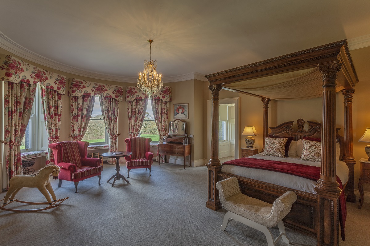 RomanticCastles's tweet photo. Fancy a night away from reality? Why not book a romantic getaway and stay in @BallyseedeCastl ...such a treat! They also have family rooms if you want to bring the little ones! 

#CastleAccommodation #LuxuryBreak #DiscoverBallyseede #Castlehotels #GetAway https://t.co/wATH4hsFIJ