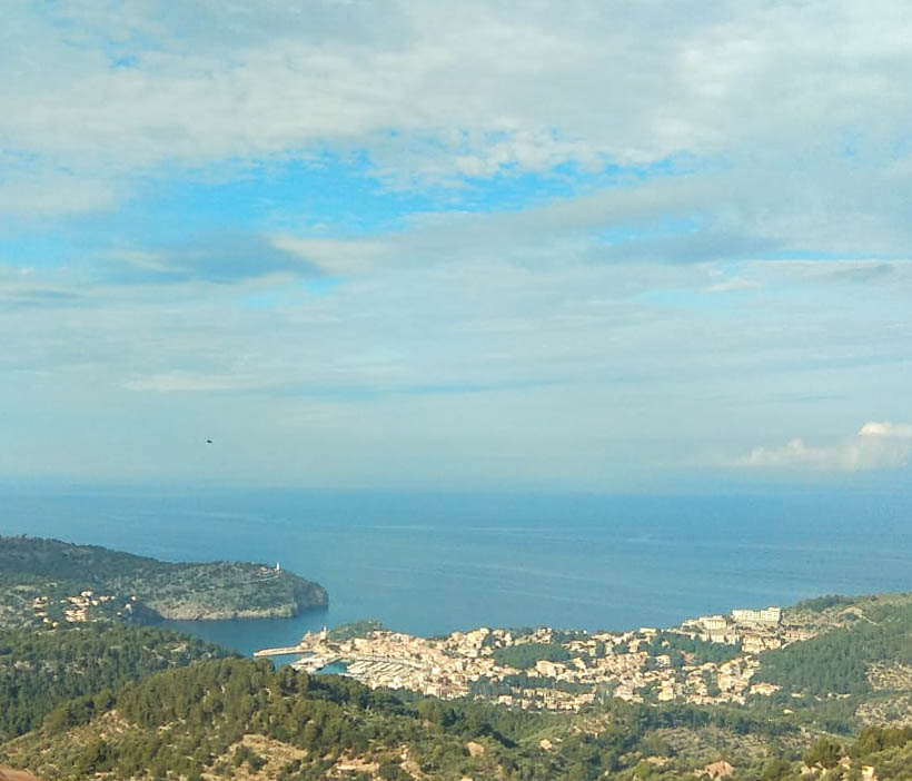 FuturtransSL's tweet photo. Good Morning. Have you gone on an excursion this weekend? Our photo-driver Mercedes sends us some images of the Cúber reservoir and the views from the Ses barques viewpoint.

Shall you come? 🧡🚍

#cuber #miradordesesbarques #excursion #serradetramuntana #mallorca https://t.co/X6X9jHHPsa