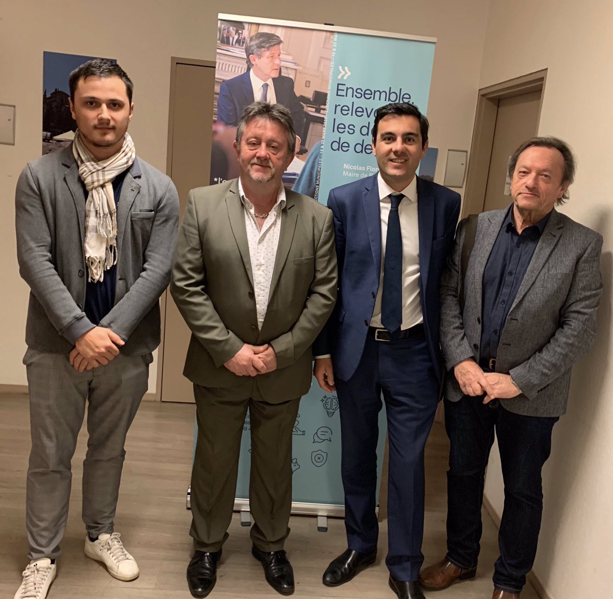 BenoitSimian's tweet photo. La coopération entre Bordeaux @nflorian33 et les maires du #Médoc de tous horizons est incontournable pour le dynamisme de notre département. 
Il s’agit d’avancer sur de nombreux sujets notamment l’économie,le RER Girondin, le fleuve, le tourisme... ! https://t.co/rpAxYvjpFs
