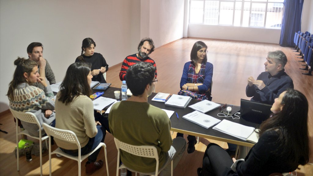 FuSO's tweet image. 1/2
Buenas noticias!!!
El día de hoy empezamos la primera parte de la exploración sobre el texto "Siempre ayuda la verdad". En el cual realizamos un estudio y análisis para una posible puesta en escena de ésta famosa comedia recientemente adjudicada al maestro Lope de Vega.