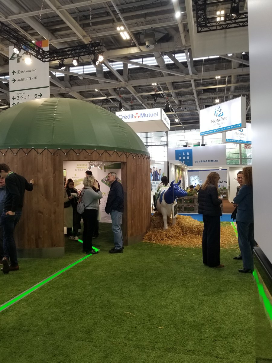 Magnifique stand @Grdf ! 👌👌

Rendez-vous demain 18h sur ce meme stand pour un débat sur la transition agricole et alimentaire 🗣🐄🌱 #energieverte

@fredericgilli <a href="/floDUPRAZ45/">Florence DUPRAZ</a>