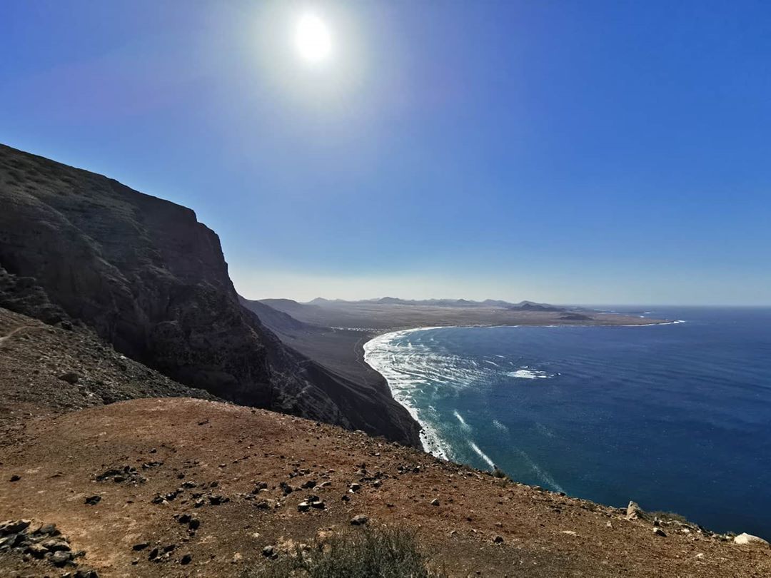 _SolLanzarote's tweet photo. Adéntrate en la isla de Lanzarote y disfruta de todos sus rincones!  #SolByMelia  #Lanzarote Foto de: paulius_till https://t.co/4ZbQgYwh5y