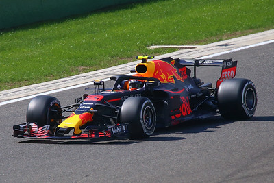 StrandNederland's tweet photo. In mei is de Grand Prix van Zandvoort. De Formule 1-teams van Mercedes, Redbull en Alpha Tauri slapen niet in Zandvoort, maar in Noordwijk. Om in Zandvoort te komen willen ze over het strand, want dat is de kortste route. #AlphaTauri ##Formule1 ##GrandPri https://t.co/YvahkecJVd https://t.co/Ye7wfJH1Kr