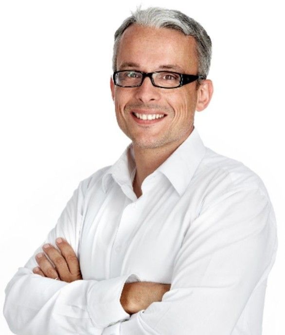 SupplyActu's tweet photo. Auchan Retail France a trouvé son directeur e-commerce avec Cyril Olivier, précédemment directeur général délégué de @KiabiFrance. Il assurera le management du pôle #ecommerce : Auchandrive, #DrivePieton et livraison à domicile, entre autres. Plus d'infos: https://t.co/LSjPcxpJfz https://t.co/QidhMkMIv9