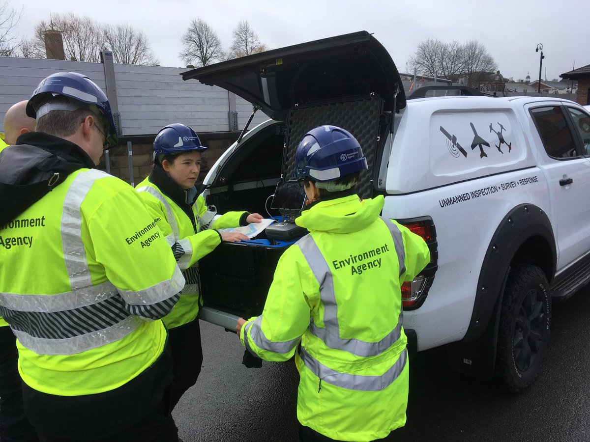 ChrisBaingerEA's tweet photo. We have deployed the #drone with @TeamUAV in #Shrewsbury this will provide us with a vital picture and update on the scale of flooding #FloodAware https://t.co/AZgd2O1v0I