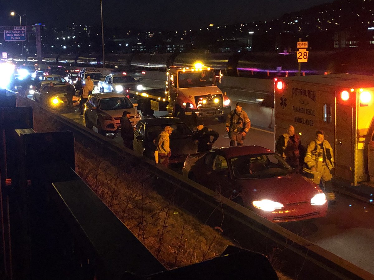 At least 6 cars involved in an accident on Rt 28 S near the East Ohio St exit. One lane is blocked. @CelinaPompeani <a href="/KDKA/">KDKA</a>